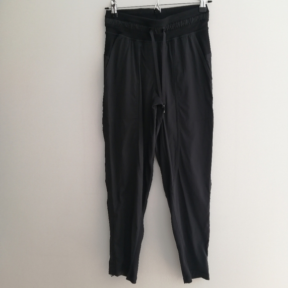 Lululemon 2023 Dance Studio Crop 25" Cinchable Hems Black Swift 2 - Picture 3 of 16